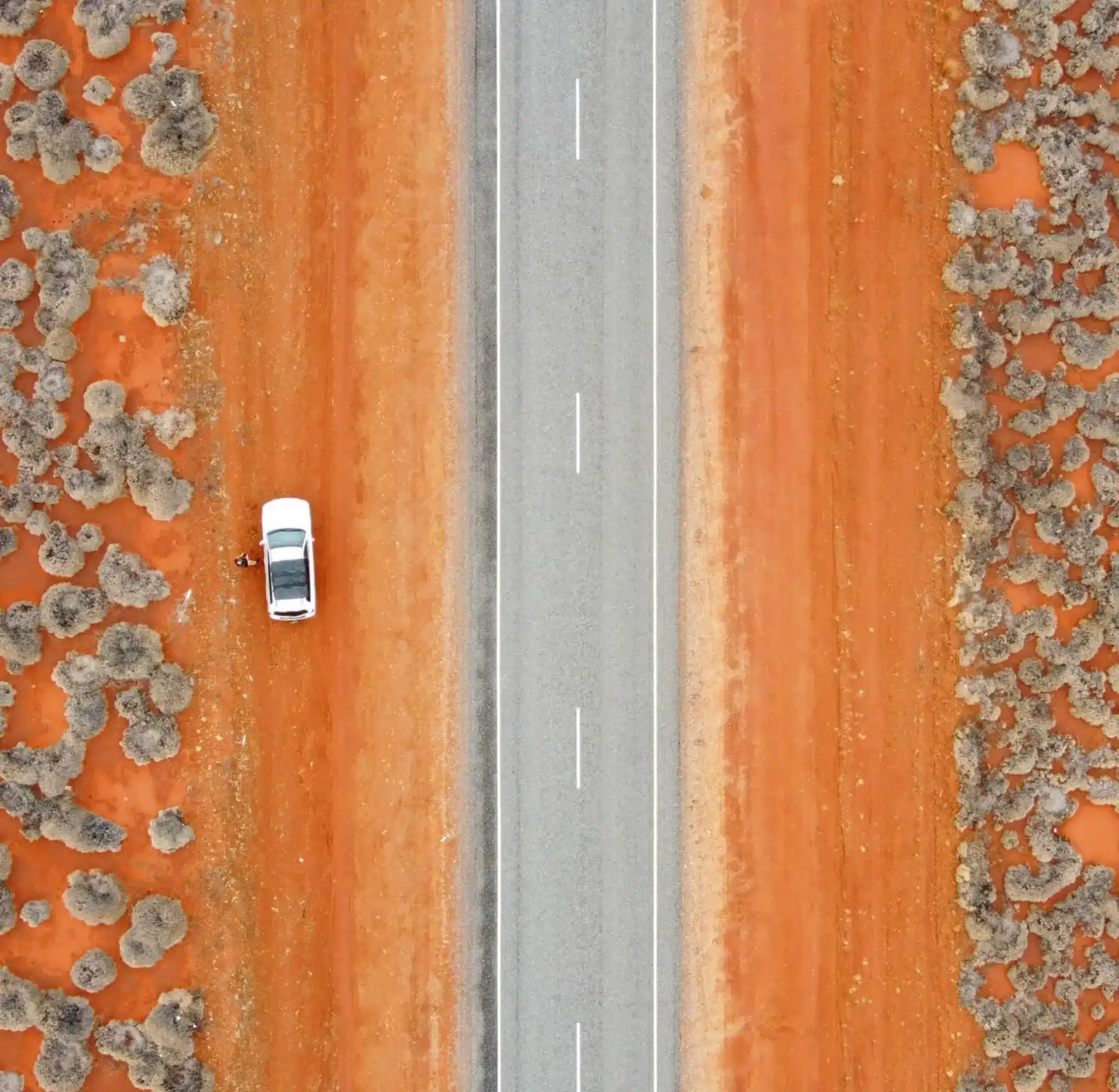 Lasseter Highway in Uluru
