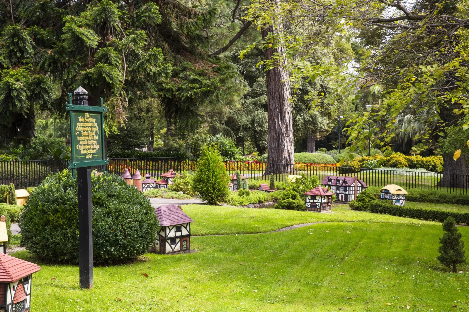 Stroll Through Fitzroy Gardens